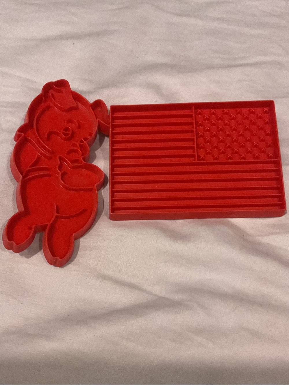 Tupperware Red Silicone Pig & Flag Mold Set